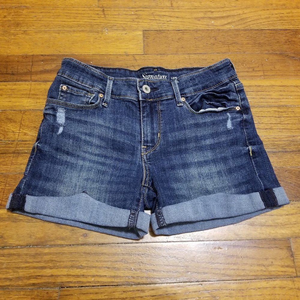 Signature by Levi low rise jean shorts size 2 / 26